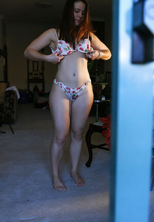 Fleshy amateur Lilou changes clothes after explicit sex in the dark room