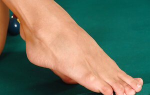 Hot blond floozy takes off jeans to expose her sexy body totally naked