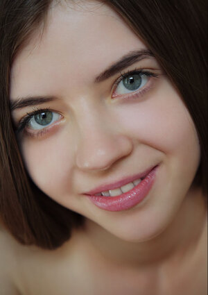 Broad gets naked and furthermore spreads legs to demonstrate her cute young snatch