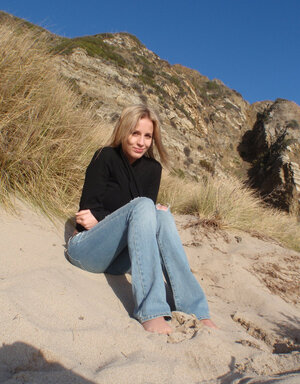 Cock-hungry blonde girl rubs love hole while filming herself in the mountains