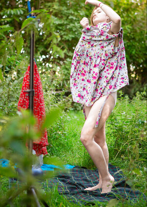 Underweight babe decides to strip outside to show off her body