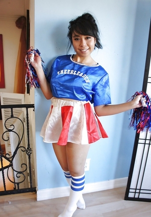 Exotic cheerleader instead practicing moves relaxes entirely naked