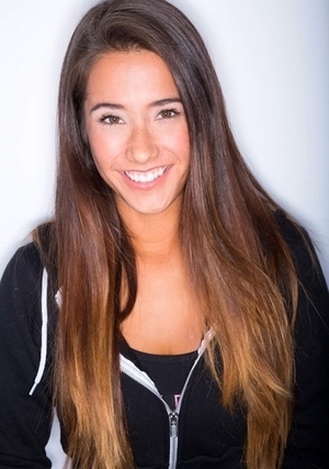 Sultry sexpot unclothes to show her perky bra buddies and furthermore sexy tan lines