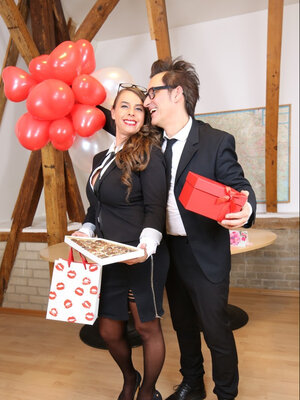 Susanna is going to get down and dirty one of the goofiest looking get down and dirtyers