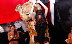 Real curvaceous woman tasting a stripper's hard cock here