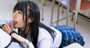 Sexy Asiatic schoolgirl exposes her tight ass in the classroom