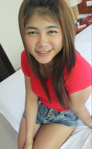 Tight bodied Thai chick smiles a lot before fucking a lot