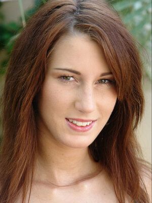 Undersized girl with a pretty face looks mind-blowing in stockings