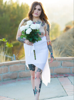 Unter freiem Himmel, Tattoo