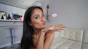 Asiatisch, Bekleidet