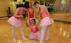 Danielle in tights licks cunt at wild lesby party