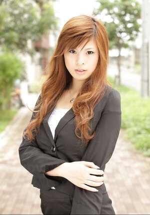 Pure Japanese elegance Rina Kikukawa looks hot even without taking clothes off