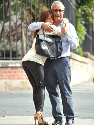 Spicy diva agreed to follow grown-up guy and pose for him to make man happy