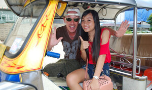 Owner of auto rickshaw coaxes exotic hottie to pose together with him